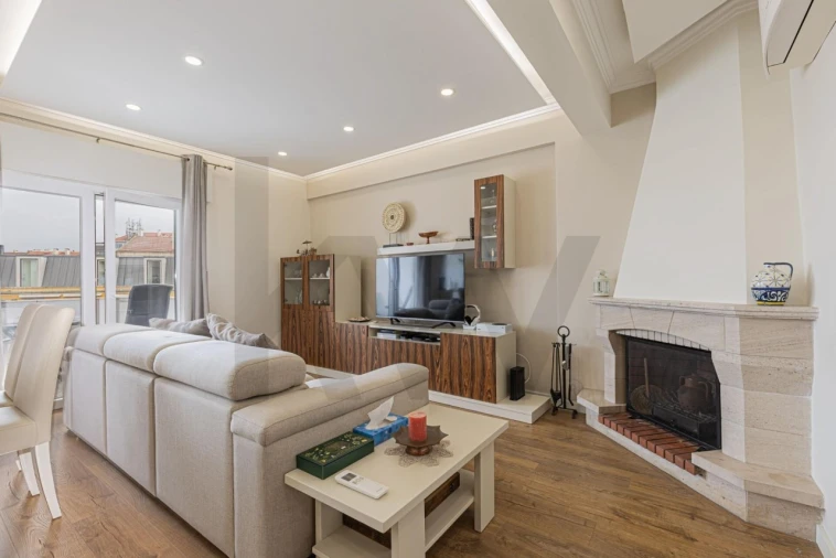 Apartamento T2 para Venda em Algés, Linda-A-Velha e Cruz Quebrada-Dafundo Foto 2