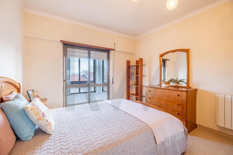 Apartamento T3 para Venda em Almada, Cova da Piedade, Pragal e Cacilhas Foto 3