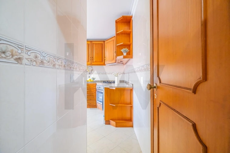 Apartamento T3 para Venda em Almada, Cova da Piedade, Pragal e Cacilhas Foto 40