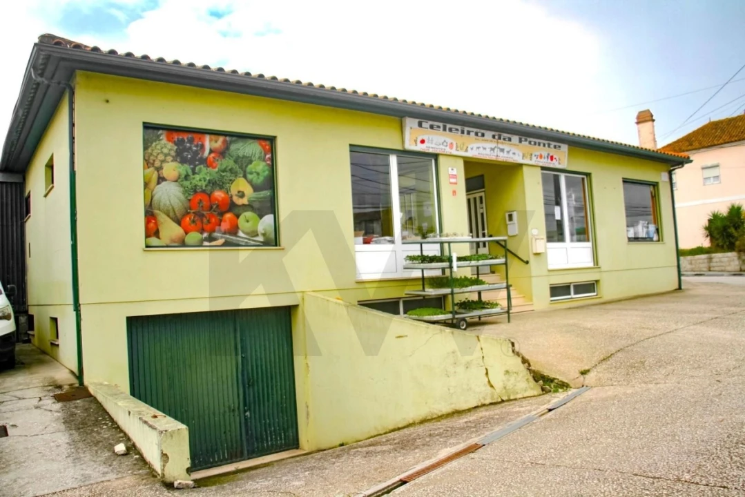 Loja para Arrendamento em Regueira de Pontes Foto 1