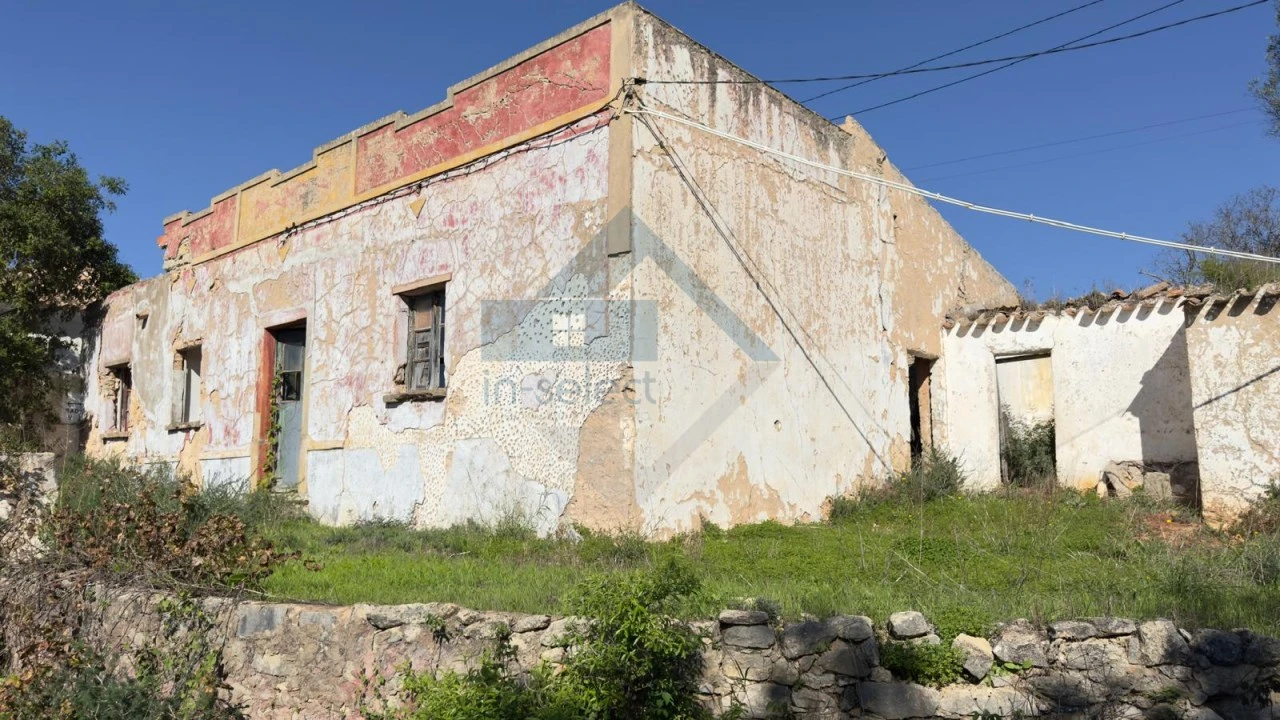 Moradia T2 para Venda em Loule (São Sebastião) Foto 1