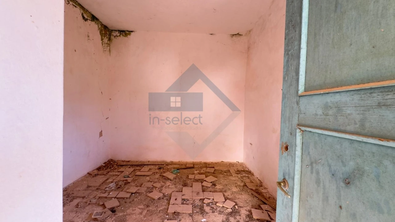 Moradia T2 para Venda em Loule (São Sebastião) Foto 3