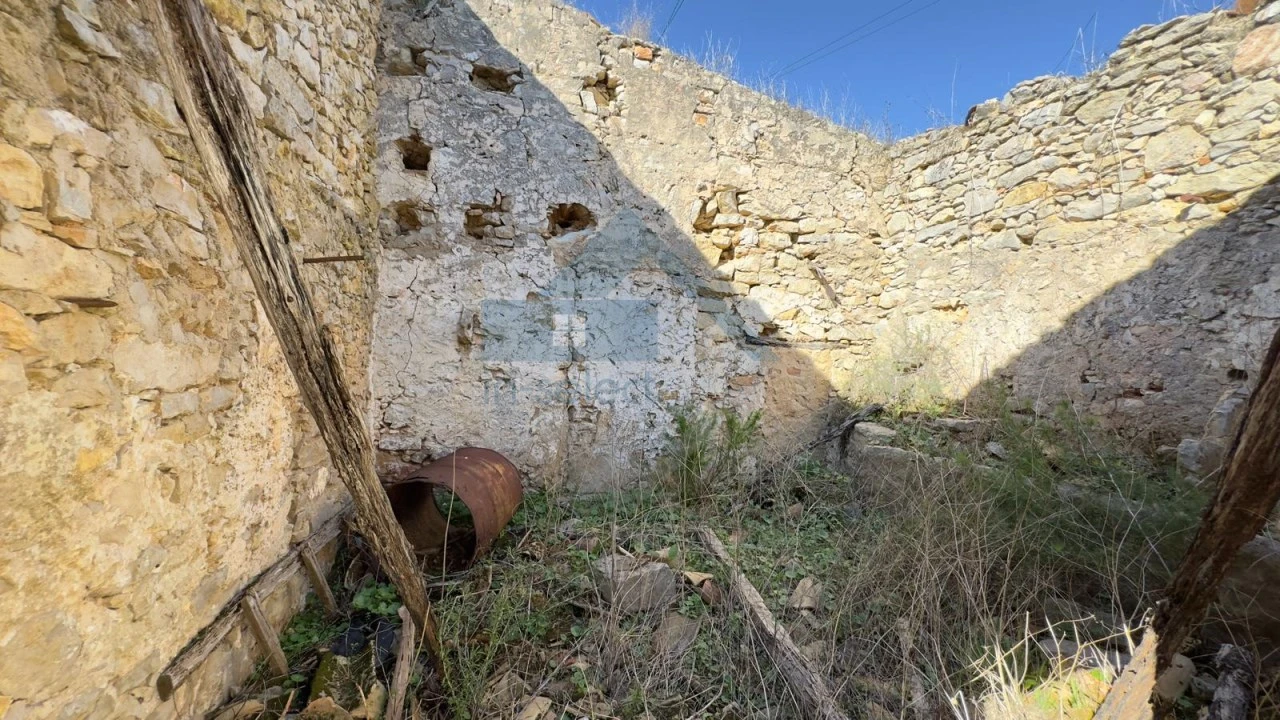 Moradia T2 para Venda em Loule (São Sebastião) Foto 8