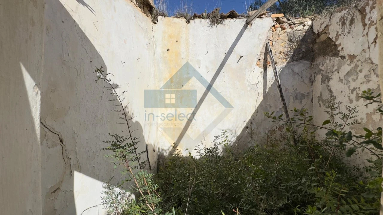 Moradia T2 para Venda em Loule (São Sebastião) Foto 9