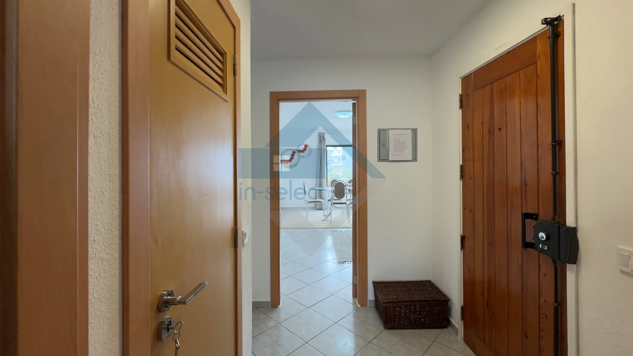 Apartamento T2 para Venda em Quelfes Foto 22