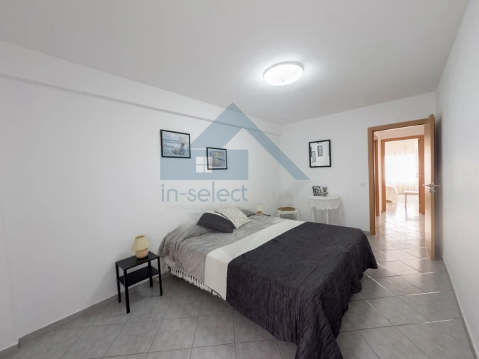 Apartamento T2 para Venda em Quelfes Foto 15