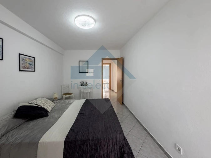 Apartamento T2 para Venda em Quelfes Foto 16