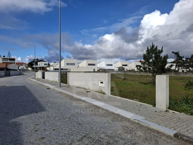 Terreno para Venda em Apúlia e Fão Foto 3