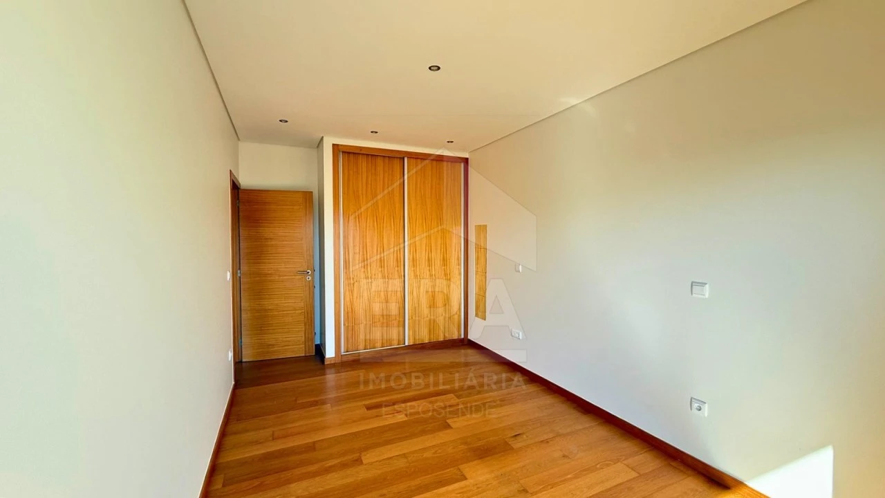 Apartamento T3 para Venda em Areosa Foto 9