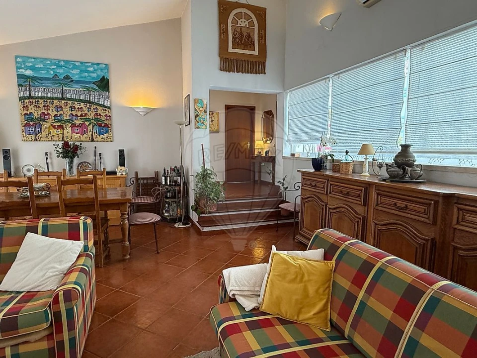 Moradia T4 para Venda em Loule (São Sebastião) Foto 9