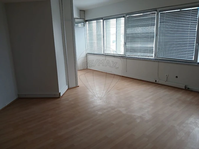 Escritório para Arrendamento em Mafamude e Vilar do Paraíso Foto 5