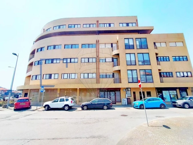 Loja para Venda em Gulpilhares e Valadares