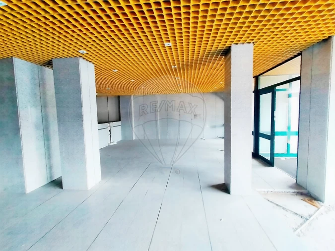 Loja para Venda em Gulpilhares e Valadares Foto 3