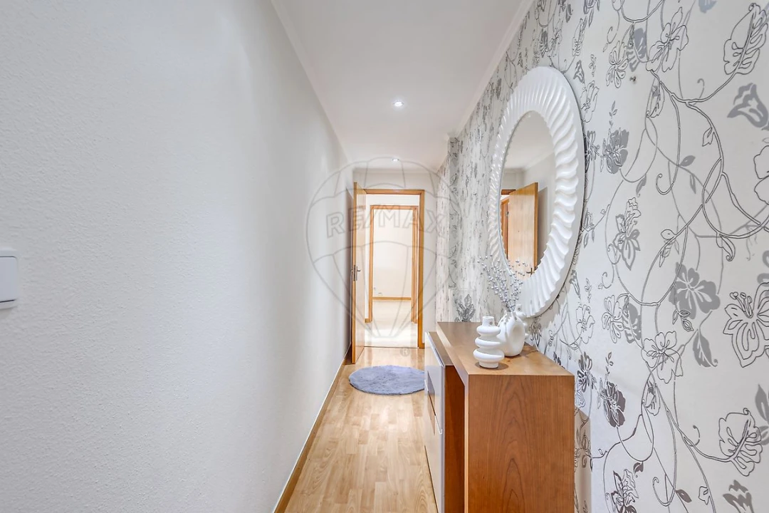 Apartamento T2 para Venda em Vilar de Andorinho Foto 12