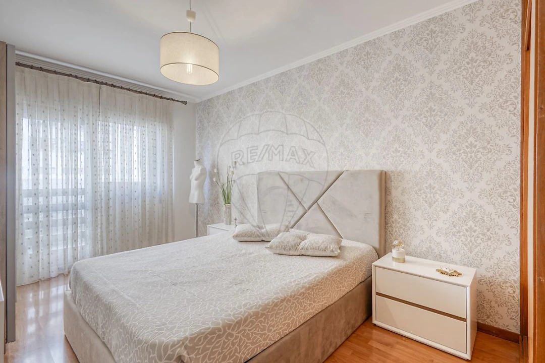 Apartamento T2 para Venda em Vilar de Andorinho Foto 7