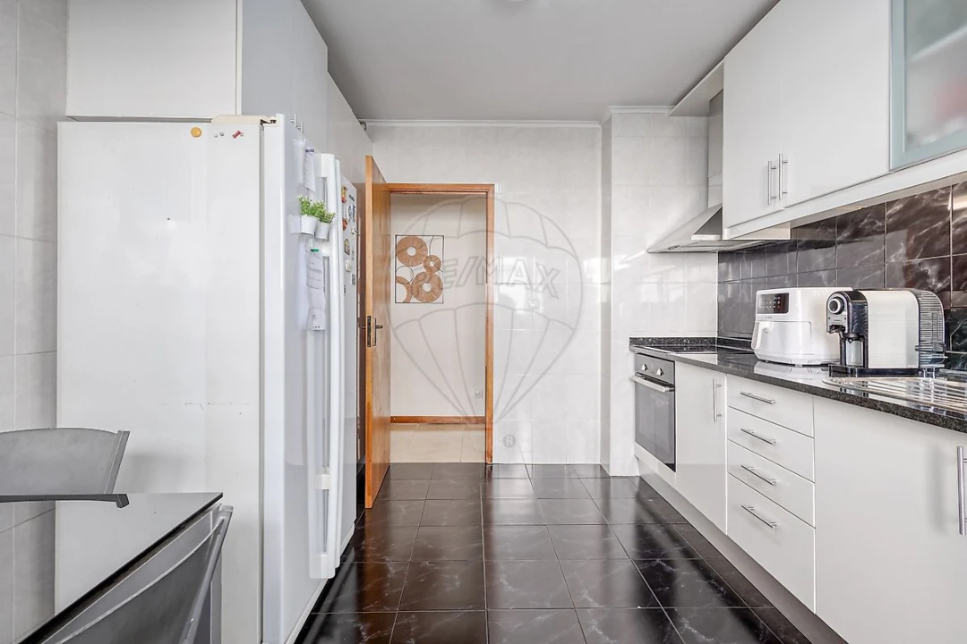 Apartamento T2 para Venda em Vilar de Andorinho Foto 14