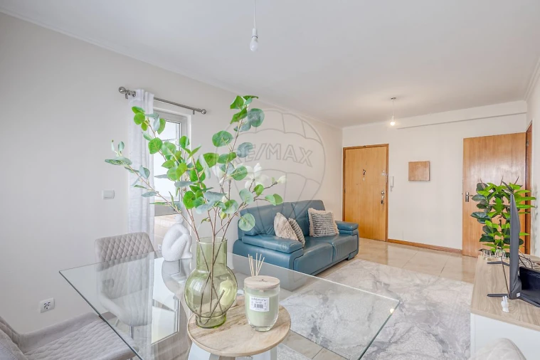 Apartamento T2 para Venda em Vilar de Andorinho Foto 3