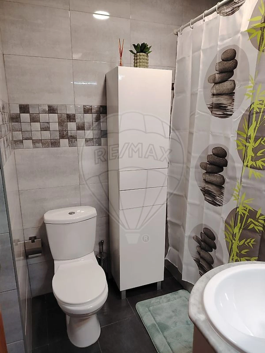 Apartamento T2 para Venda em Vilar de Andorinho Foto 6