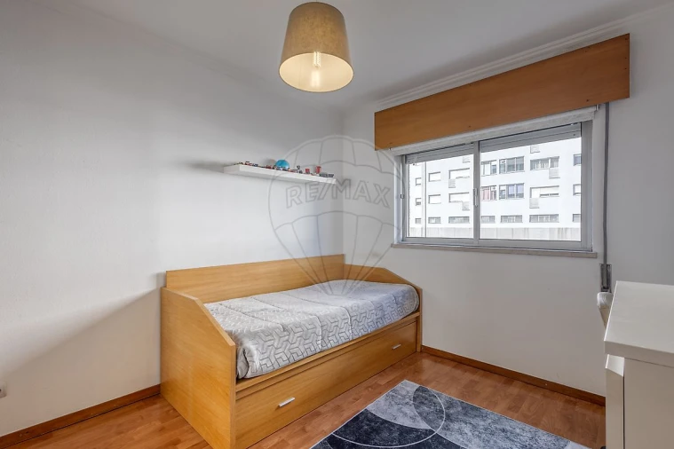 Apartamento T2 para Venda em Vilar de Andorinho Foto 10