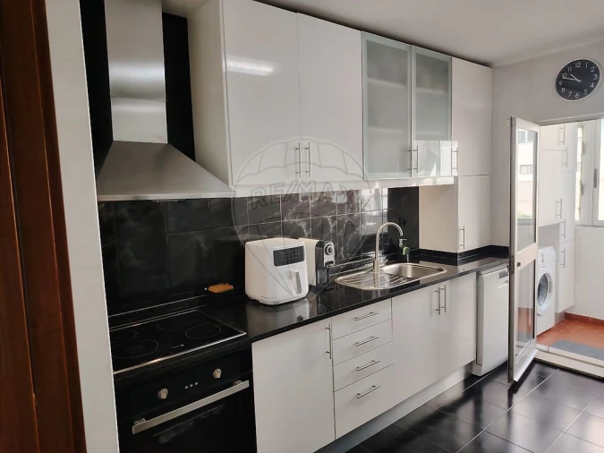 Apartamento T2 para Venda em Vilar de Andorinho Foto 1