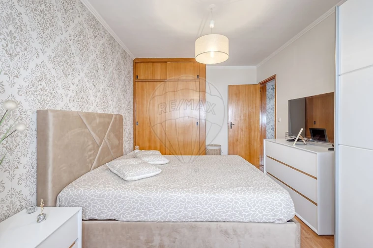 Apartamento T2 para Venda em Vilar de Andorinho Foto 8