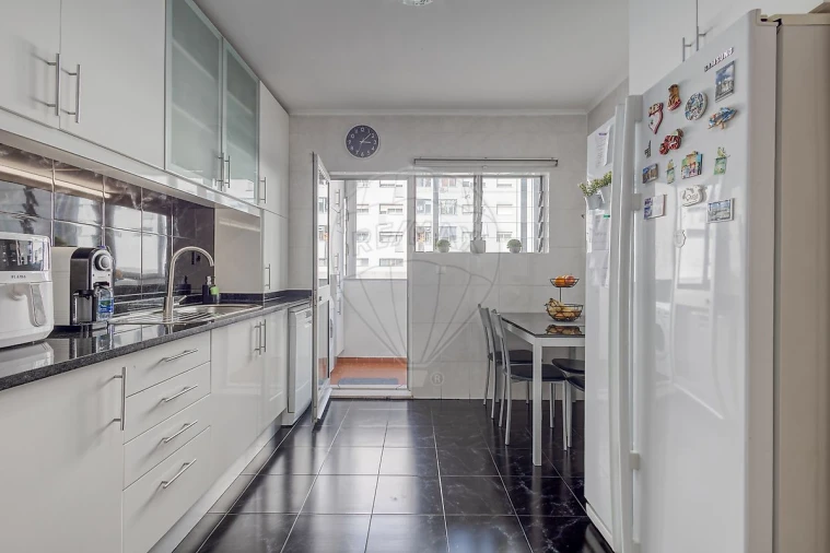 Apartamento T2 para Venda em Vilar de Andorinho Foto 13