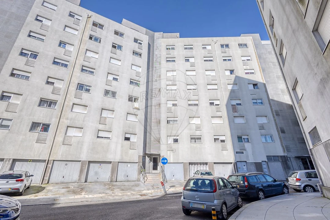 Apartamento T2 para Venda em Vilar de Andorinho Foto 16