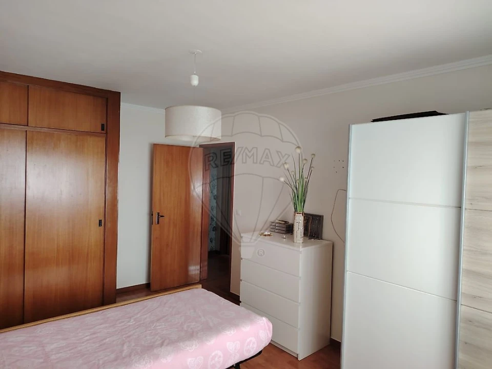 Apartamento T2 para Venda em Vilar de Andorinho Foto 9