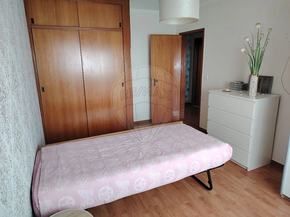 Apartamento T2 para Venda em Vilar de Andorinho Foto 8