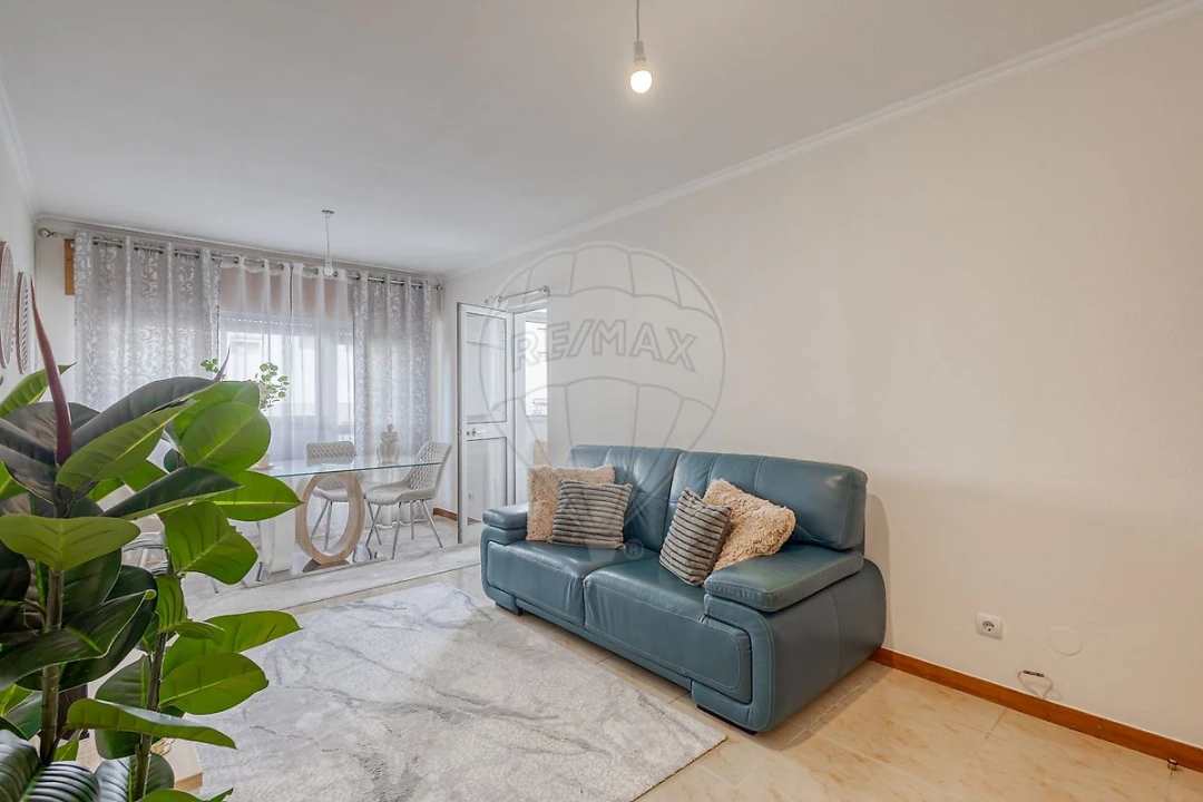 Apartamento T2 para Venda em Vilar de Andorinho Foto 1