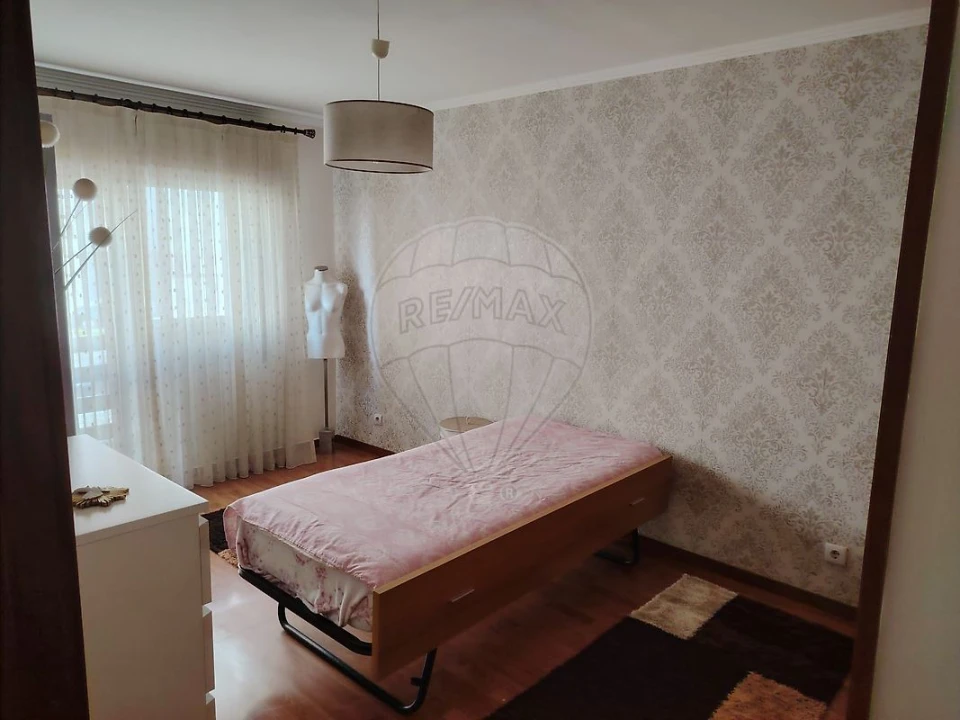 Apartamento T2 para Venda em Vilar de Andorinho Foto 10