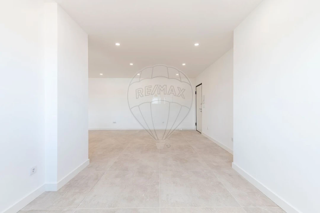 Apartamento T2 para Venda em Santa Maria, São Pedro e Matacães Foto 9