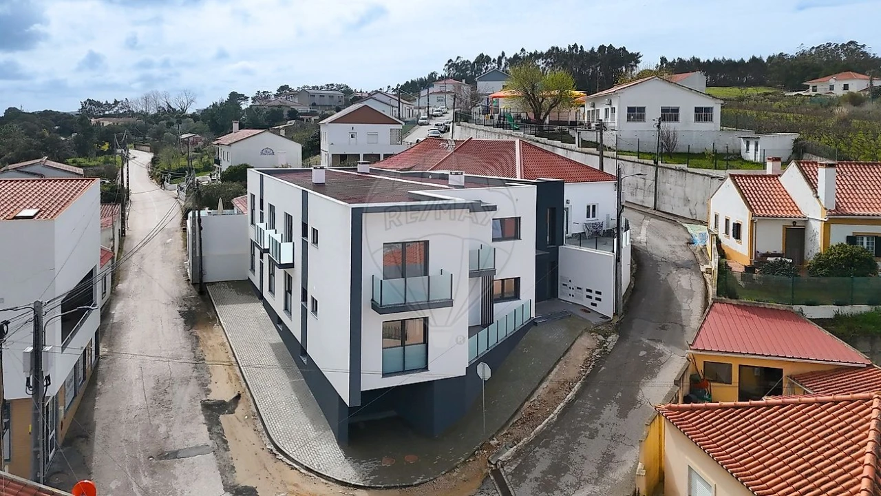 Apartamento T2 para Venda em Santa Maria, São Pedro e Matacães Foto 24