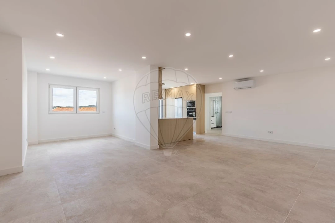 Apartamento T2 para Venda em Santa Maria, São Pedro e Matacães Foto 7