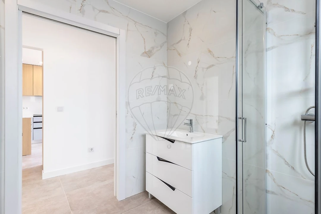 Apartamento T2 para Venda em Santa Maria, São Pedro e Matacães Foto 18