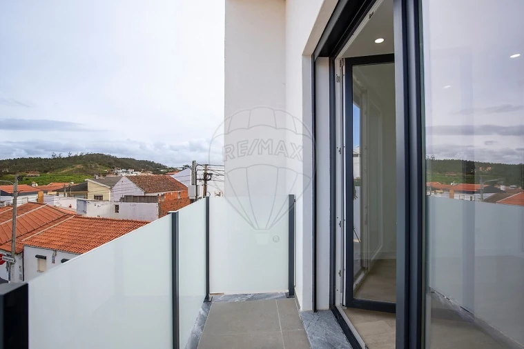 Apartamento T2 para Venda em Santa Maria, São Pedro e Matacães Foto 15