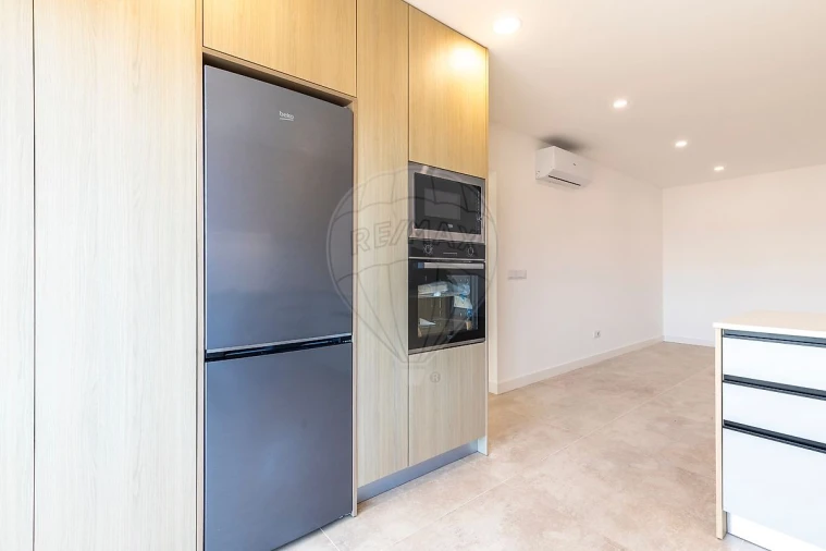 Apartamento T2 para Venda em Santa Maria, São Pedro e Matacães Foto 5