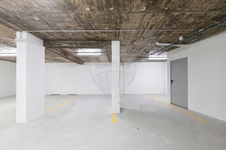 Apartamento T2 para Venda em Santa Maria, São Pedro e Matacães Foto 22