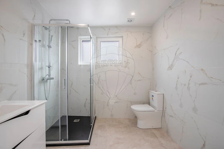 Apartamento T2 para Venda em Santa Maria, São Pedro e Matacães Foto 16