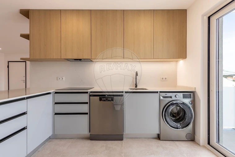 Apartamento T2 para Venda em Santa Maria, São Pedro e Matacães Foto 2