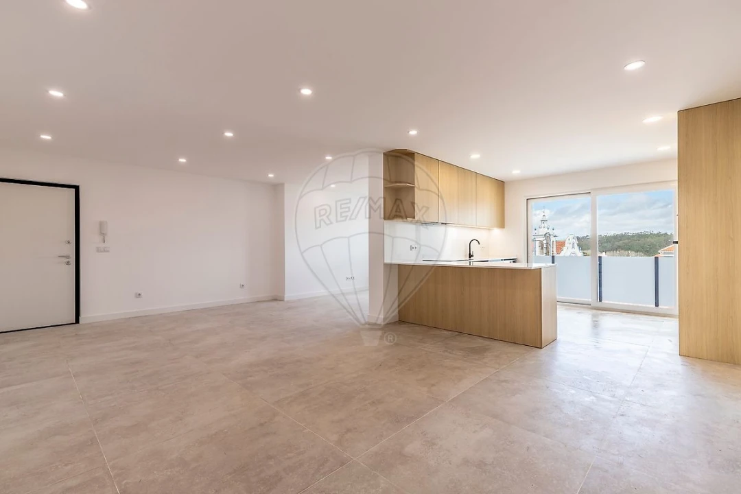 Apartamento T2 para Venda em Santa Maria, São Pedro e Matacães Foto 6