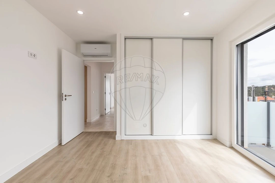 Apartamento T2 para Venda em Santa Maria, São Pedro e Matacães Foto 20