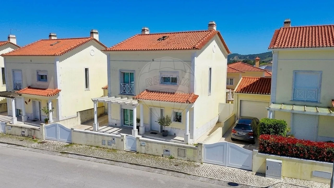 Moradia T3 para Venda em Santa Maria, São Pedro e Matacães Foto 2