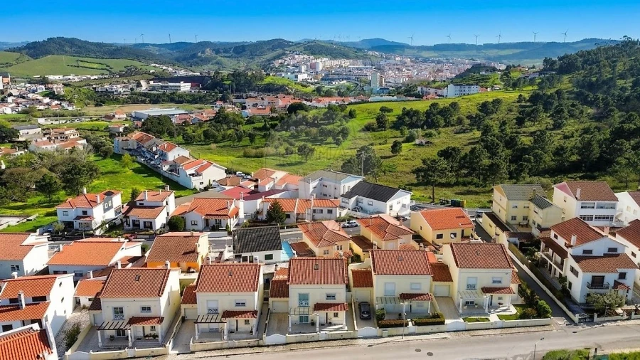 Moradia T3 para Venda em Santa Maria, São Pedro e Matacães Foto 3