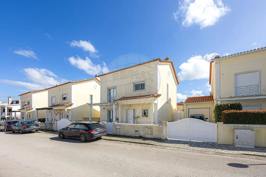 Moradia T3 para Venda em Santa Maria, São Pedro e Matacães Foto 28