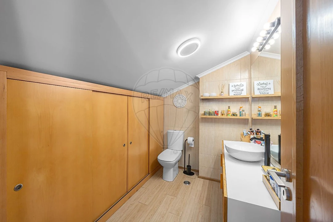 Moradia T3 para Venda em Santa Maria, São Pedro e Matacães Foto 5