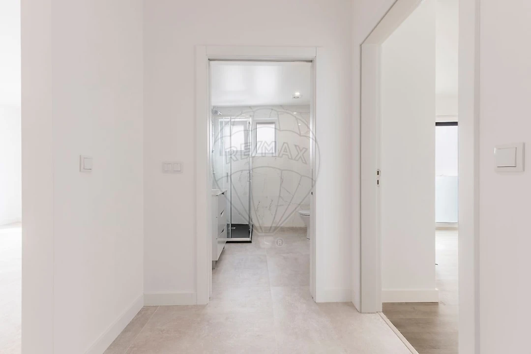 Apartamento T2 para Venda em Santa Maria, São Pedro e Matacães Foto 13