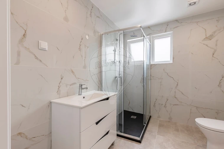 Apartamento T2 para Venda em Santa Maria, São Pedro e Matacães Foto 15