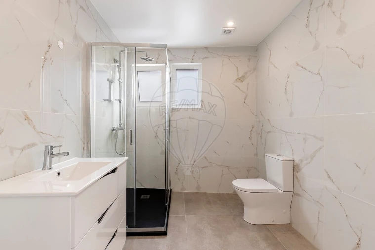 Apartamento T2 para Venda em Santa Maria, São Pedro e Matacães Foto 14