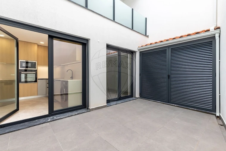 Apartamento T2 para Venda em Santa Maria, São Pedro e Matacães Foto 10